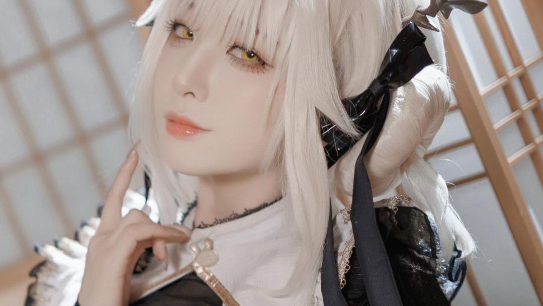 cos：胜利女神布兰尔，这小白兔的长腿黑丝真是太迷人了