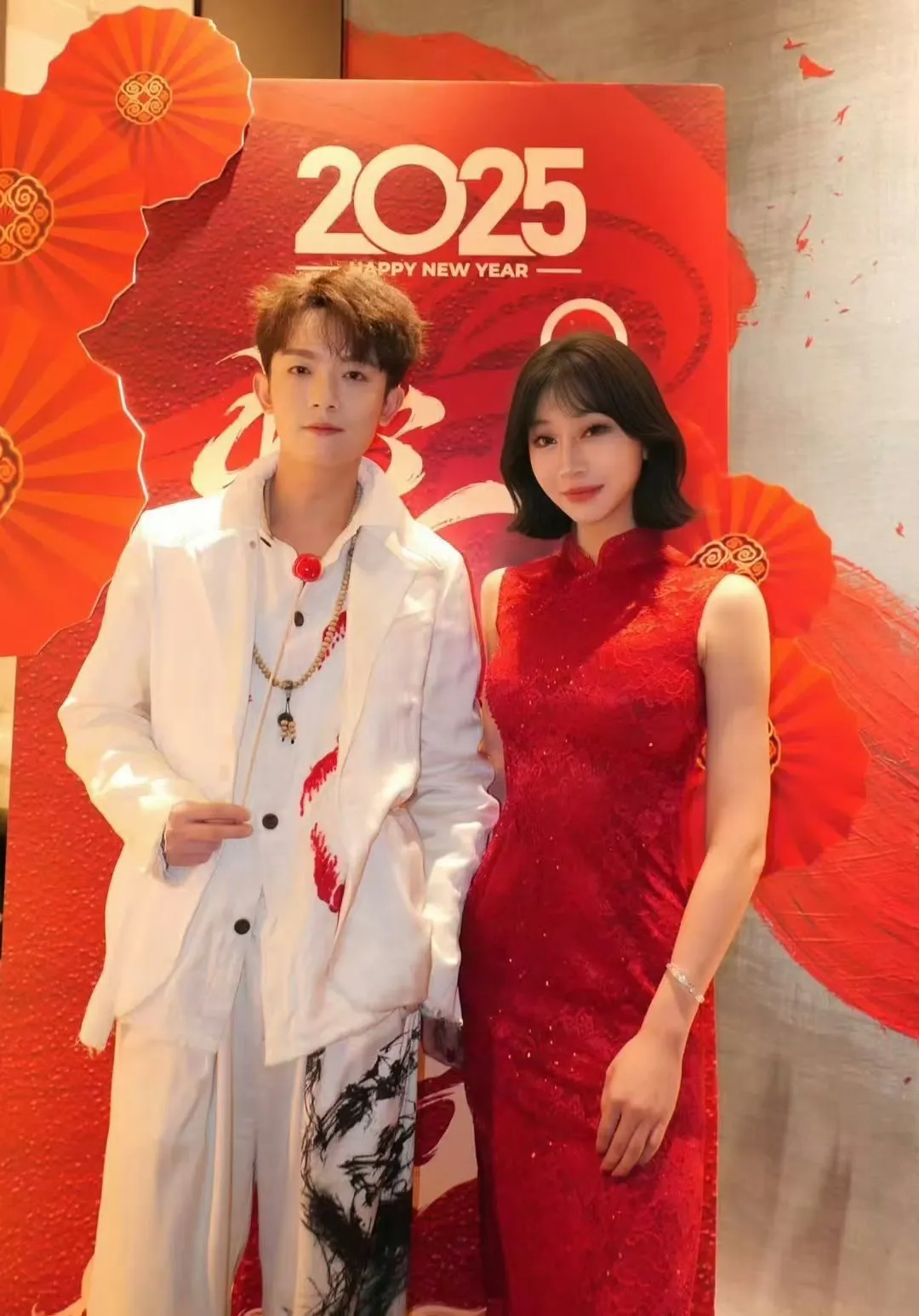 2月10日，李明德摊上大事了，前女友公开指控他虐待宠物、吃软饭，还脾气暴躁乱砸东