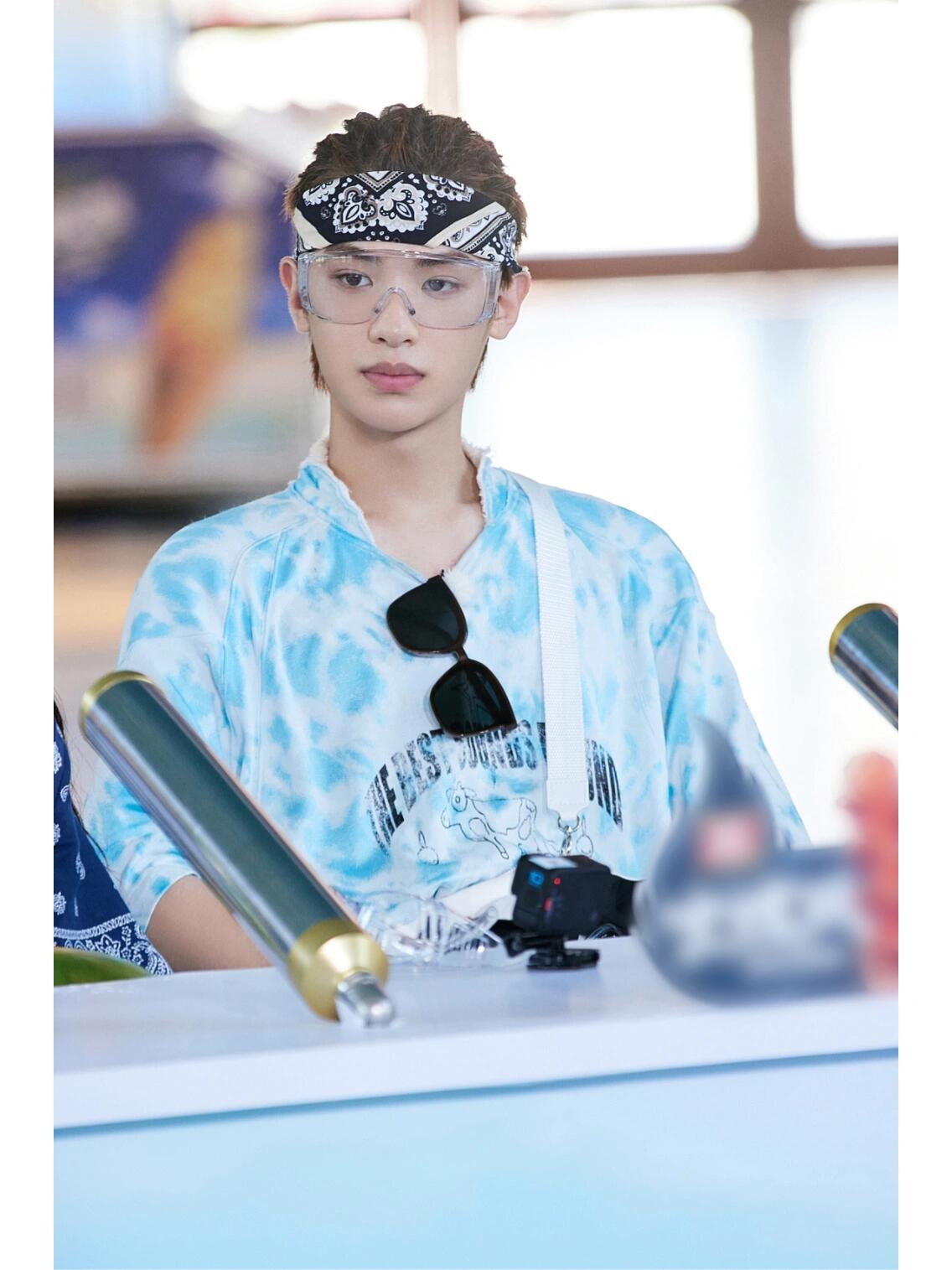 正能量偶像，黄明昊温暖传递