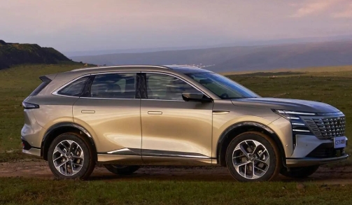 家庭出行神器，唐DM与长安CS75 PLUS，耐用省油还能秒变露营床