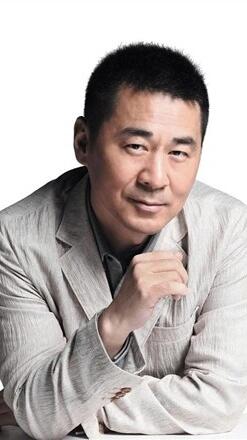 陈建斌苍老显憔悴，与妻蒋勤勤恩爱如初