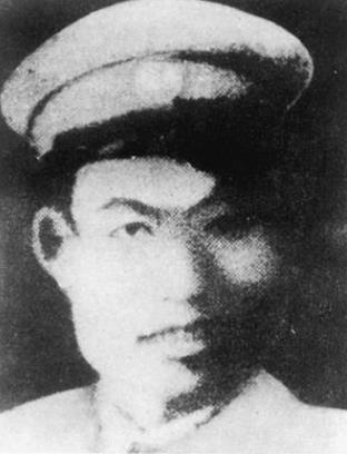 1934年，红军师长陈树湘重伤被抓，在押送途中，他得知敌人要抬着他去领赏，趁敌人