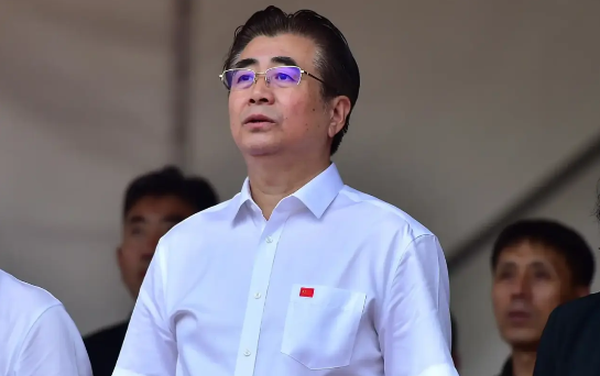 中国足协主席老宋，和中国国家队主教练伊万，观看了u20亚洲杯中国队的第1场比赛，