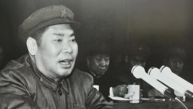 1948年，2名兵团司令员犯严重失误，毛主席大怒：此战我亲自指挥