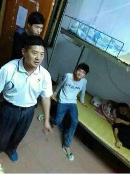整个楼层前来围观
