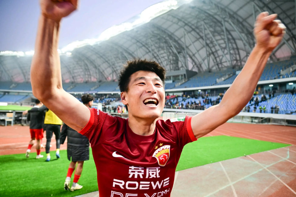 不出意外，这或成为海港足协杯首发主力框架
超级前锋：武磊
中场：巴尔加斯、奥斯卡