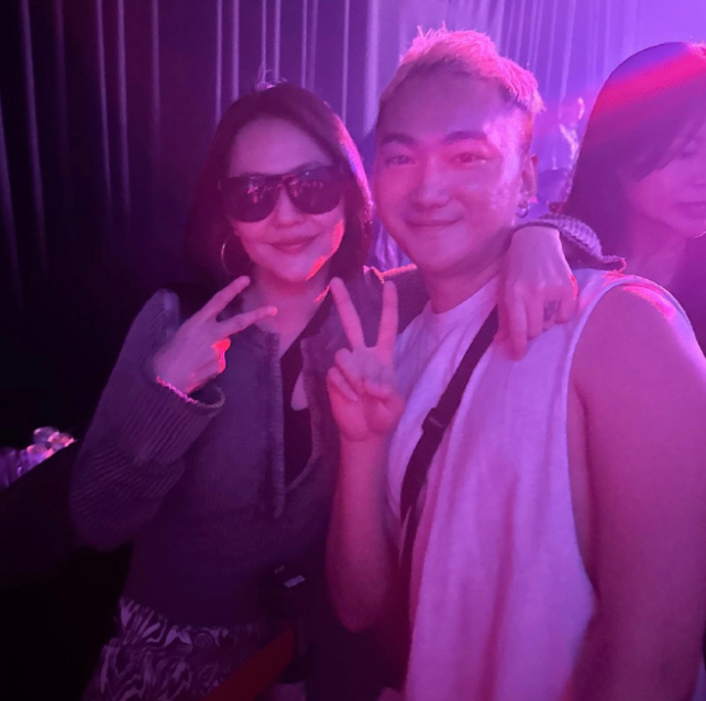 具俊晔的今天的演唱会

大小全家都来支持了

小s和她老公，还有老妈，姐姐，都过