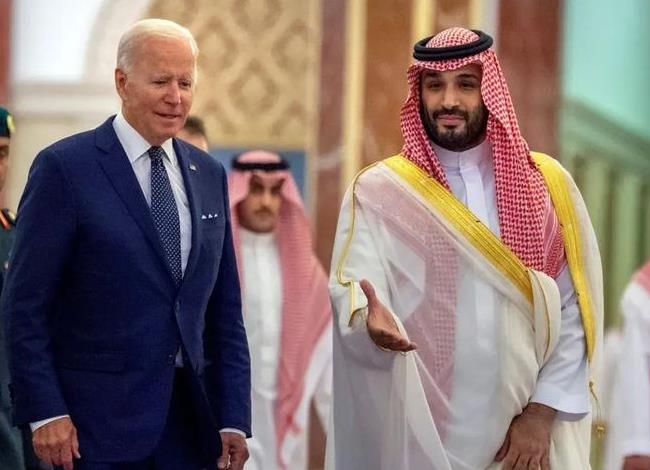 美国解除向沙特出售进攻性武器的禁令，武装其对抗伊朗和胡塞武装

美国总统拜登政府