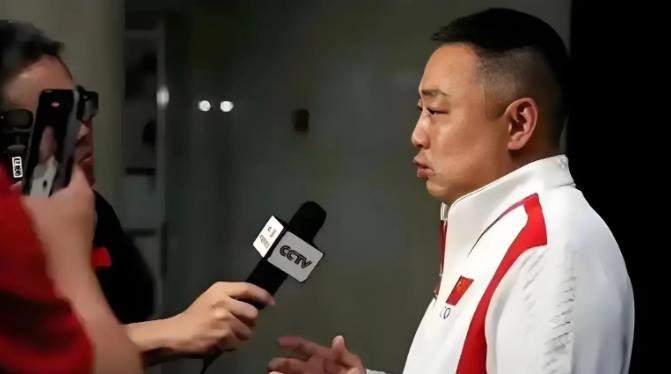 发现没有，刘国梁有点骑虎难下了！
  樊振东、马龙、陈梦三人退出世界排名惊动了上