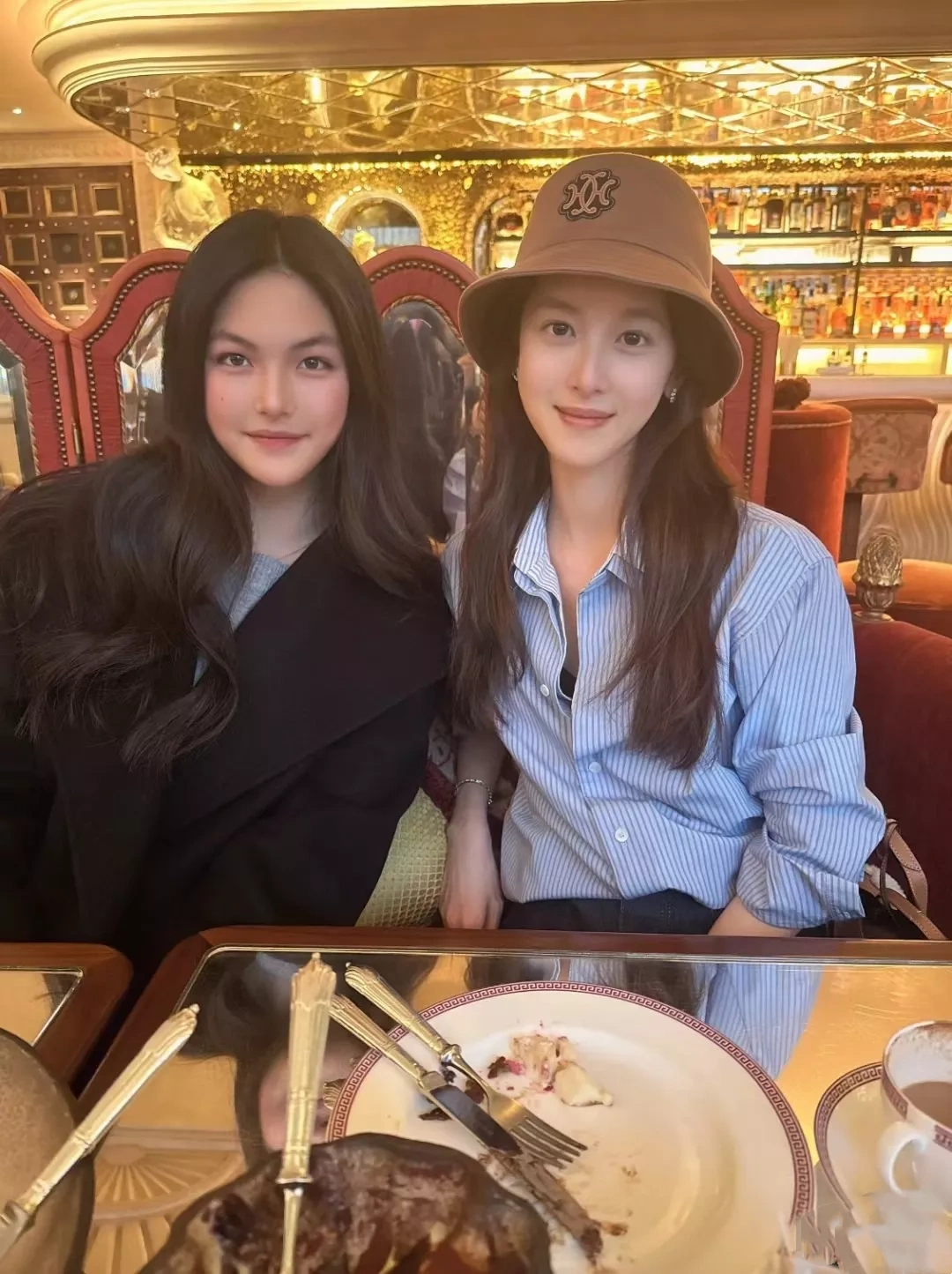 只有我注意到 章泽天 手上戴着几十万的宝格丽手镯吗