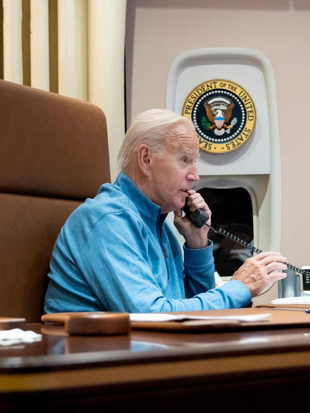 美国现在有3个总统：拜登、特朗普和马斯克