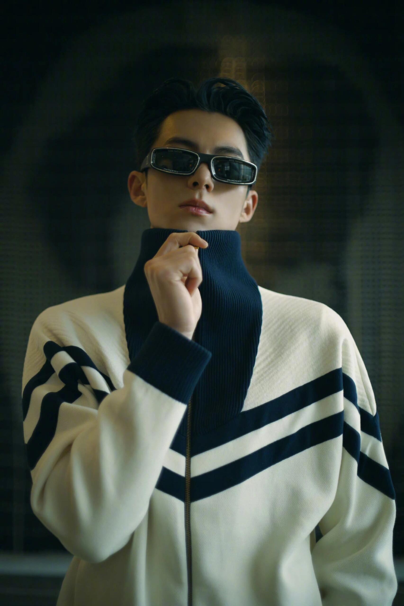 进来看寸头帅哥