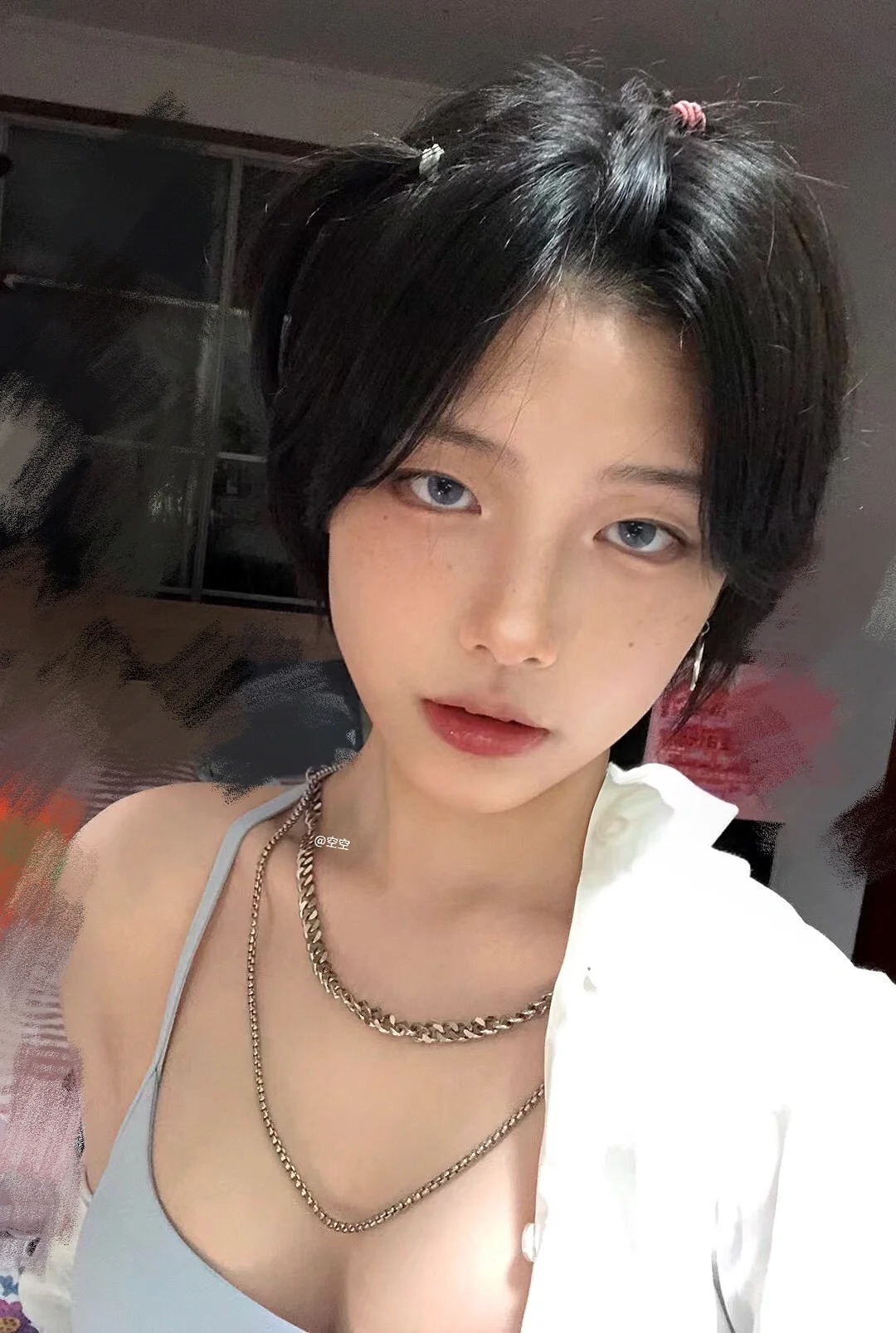 有点想念短发
人生总会在留长发的过程中疯狂想剪短，又会在剪完短发之后又下定决心留