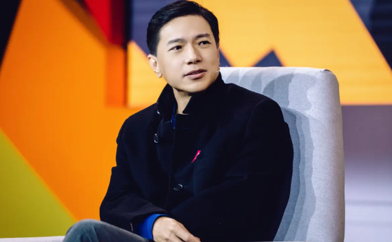 百度也接入了DeepSeek，这是对自己过往数年努力打水漂后的艰难选择
李彦宏真