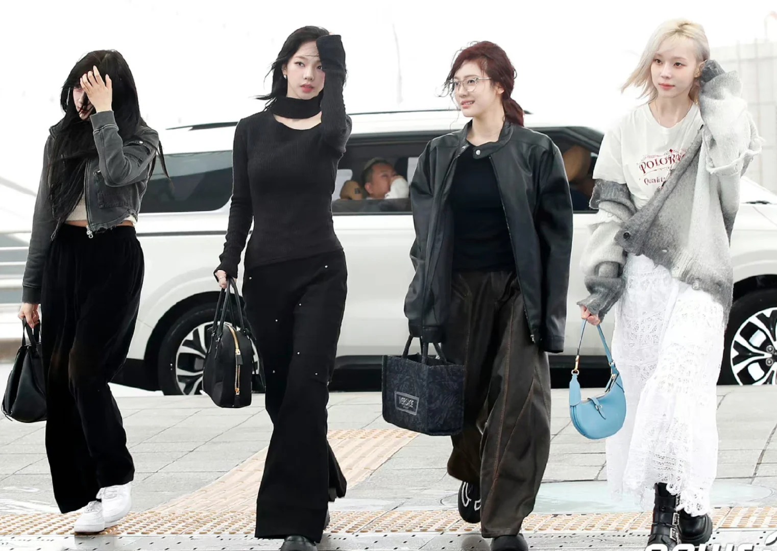 aespa
柳智敏，金玟庭，宁艺卓，Giselle
今日机场新闻图 ​​​