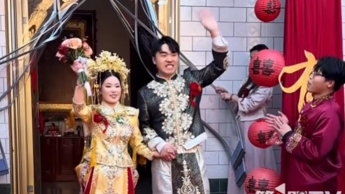 男生到相亲对象家打卡一整年，成功迎娶新娘