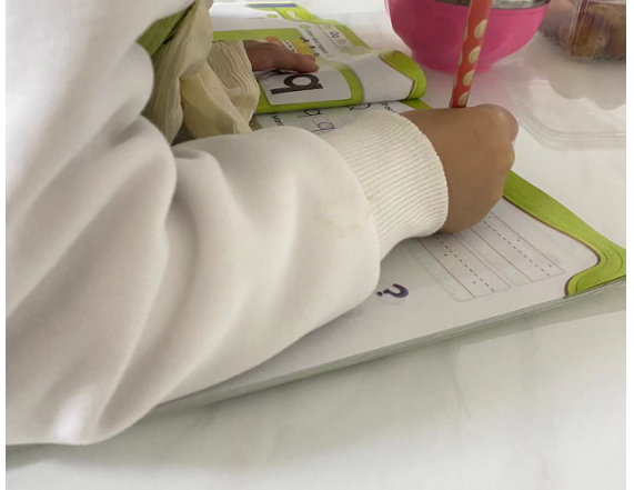 如何不给孩子施压，又能让孩子保持良好的学习习惯，稳定进步呢？
这是我最近一直想的