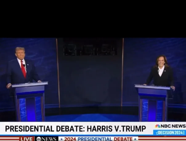 美国总统大选辩论今开场！特朗普再犯“旧病”现场摆谱，站在原地等着哈里斯和她握手！