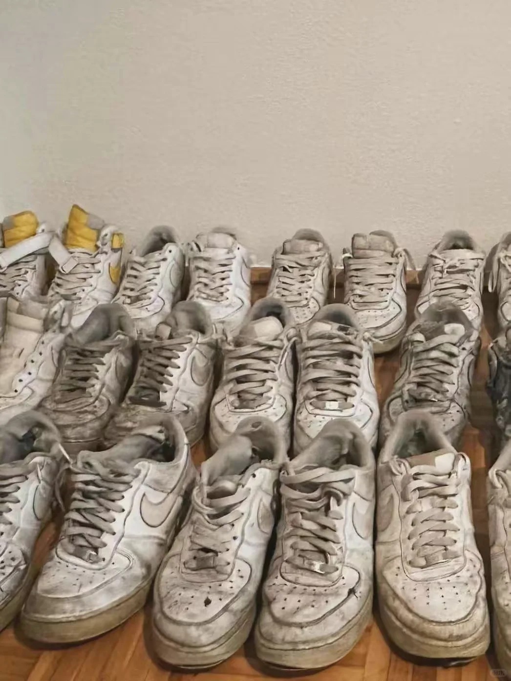 回收破烂空军，不看真假
回收战损成色空军，匡威万斯，耐克板鞋，只要42-43码
