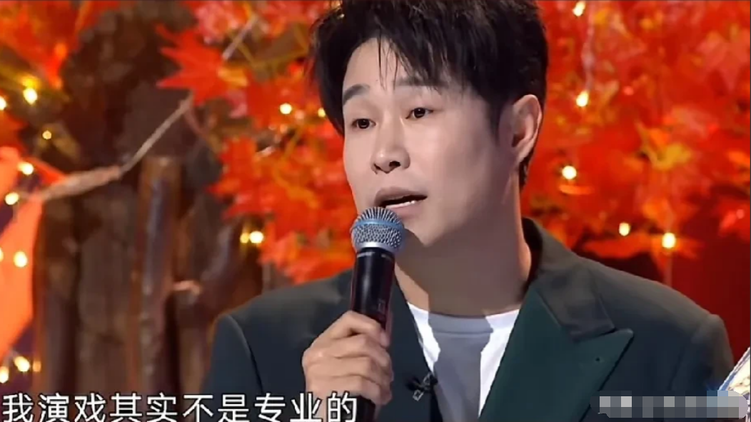 演员小沈阳说：我也拍过张艺谋导演的戏，我第一部电影就是他的《三枪拍案惊奇》，还拿