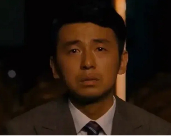 贾玲狂赚30亿，没想到捧红了这个“废物”