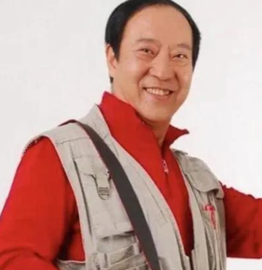 当年，牛群败走蒙城，闹了个灰头土脸，和冯巩搭档上春晚也失败了，遭遇人生打击的牛群