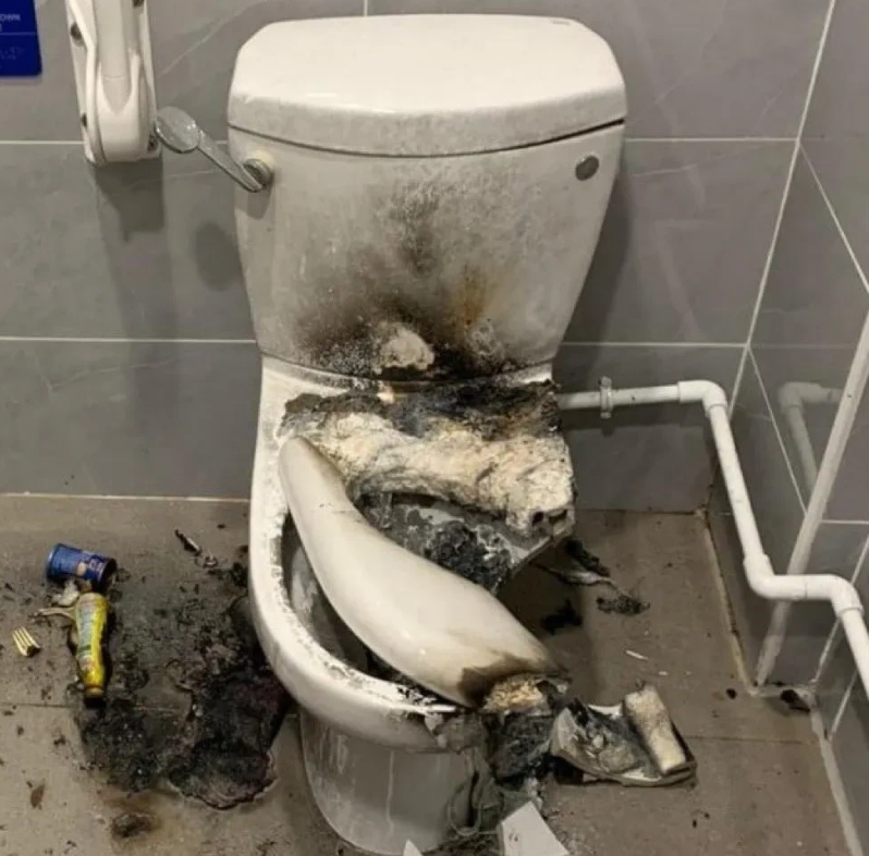 以色列参谋长在黎巴嫩传呼机爆炸事件后的那句“他们连上厕所、吃东西都害怕”，可谓让