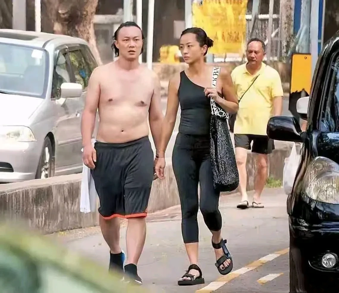 不敢相信这竟然是对明星夫妻