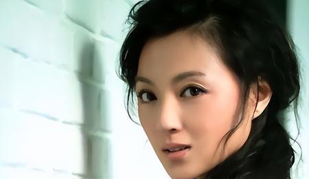 从春晚常客到跌落神坛，金玉婷的坎坷人生路
她，曾是春晚的常客，以其独特的魅力和精