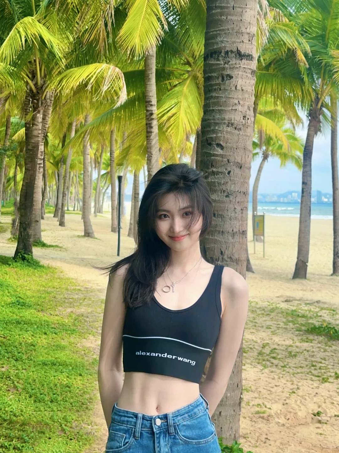 提前感受夏天🌴
快来帮我选选是手机拍好看还是相机 每次都很纠结