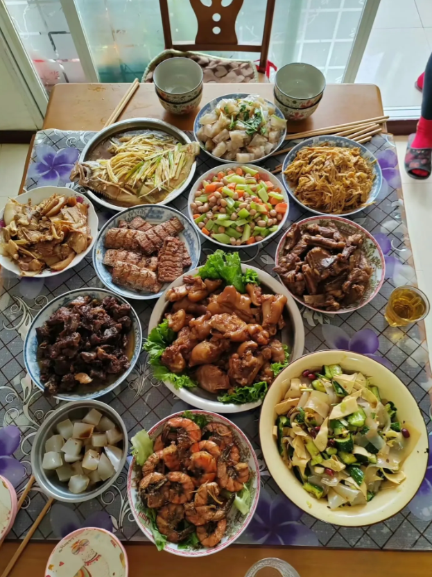 今天不是周末嘛！我老公说我们去婆婆哪里看看她们，我想半年没起看了，去看看也可以就