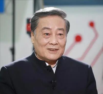 娃哈哈总裁，宗庆后，接受过董卿采访，董卿说，您十七岁去马目农场，一直干了十五年，