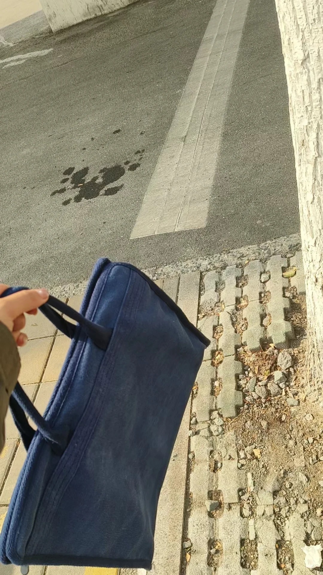 听说一旦进了体制内，永远不缺的就是爱情
只要不丑，身边同事亲戚都会给你介绍对象
