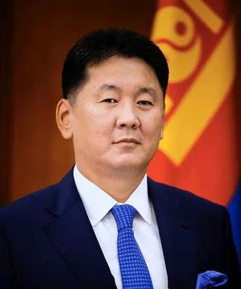 大悬念来了。
蒙古国会不会搞一个蒙古版“鸿蒙宴”，利用普京总统访蒙“逮捕”普京。