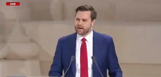 你怎么看？

万斯在慕尼黑公开场合上痛批欧盟主席冯德莱恩：“这不过是个花瓶一个。