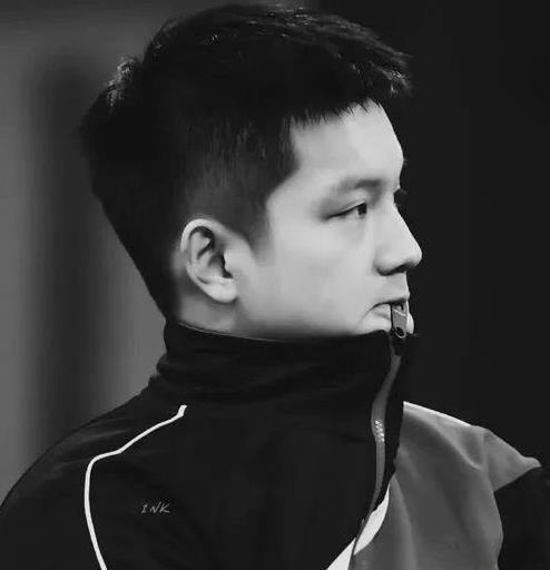 必须得夸夸樊振东！参加完阿玛尼活动，他的一番分享真的太让人佩服。活动结束，90岁