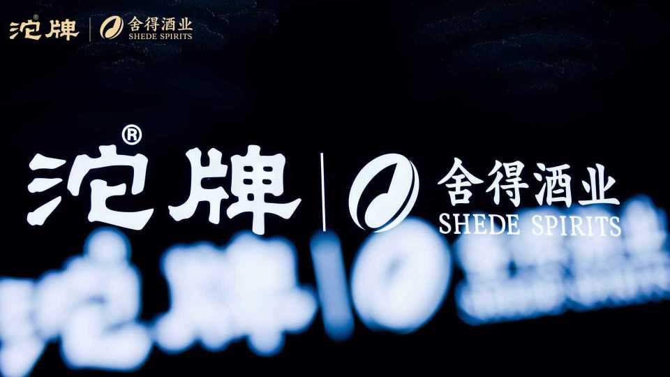 奥运战神杨威晒出2斤证，重量级回应。网友：冠军品质具象化了