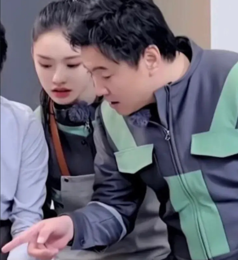 如果不是真的，谁会把他俩想在一起？
如果是真的，不敢想后果有多严重，多少电影、综