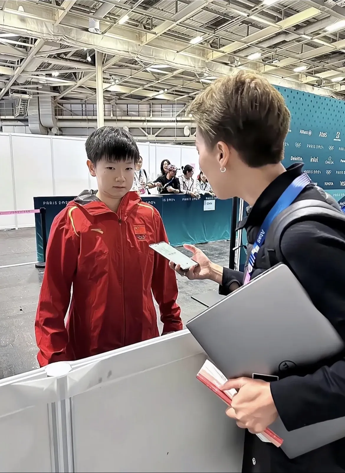 中国女乒以3:0战胜韩国队，赛后孙颖莎接受采访时说了三句话，立刻赢得了人们的赞赏