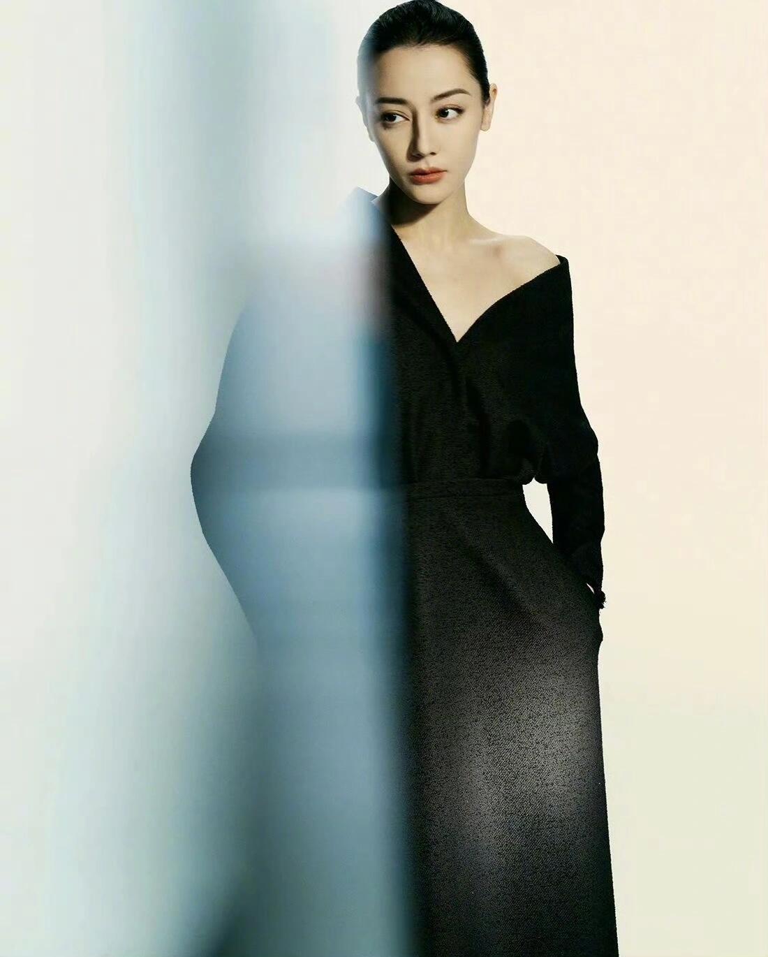  迪丽热巴美翻了