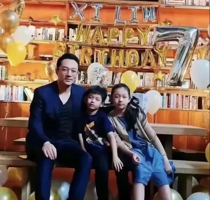 终于有人说公道话了！

在访谈节目里，某命理师点评小S处理大S后事说：小S太主观