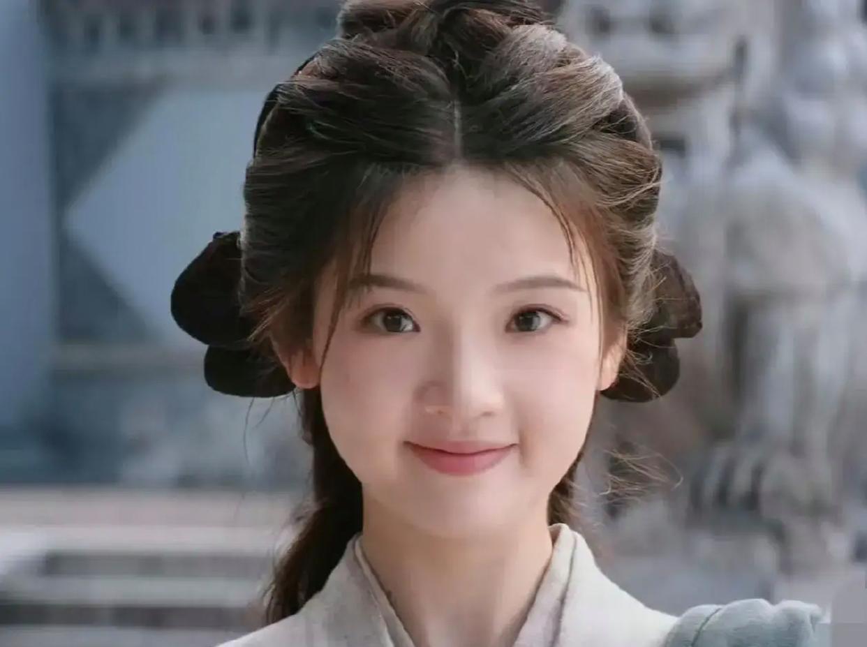 我的天呐，这居然是同一个人！！！

 

《大奉打更人》里的这个可爱妹妹，竟