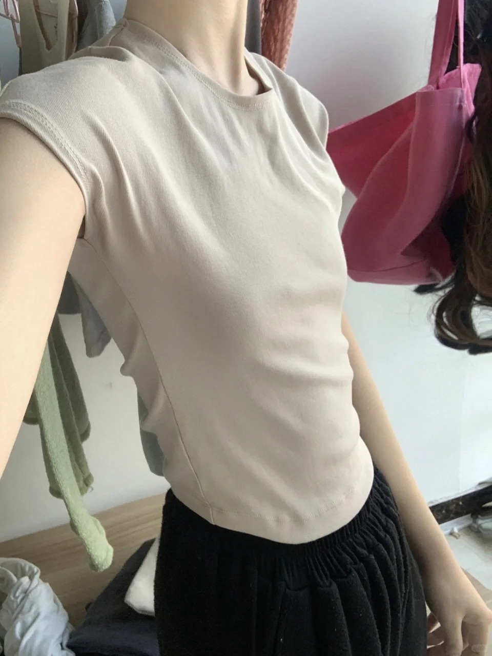 就问还有比我小的胸吗？？？
这个胸上真的是一点肉都不多长啊不出门还好，一出门恨不