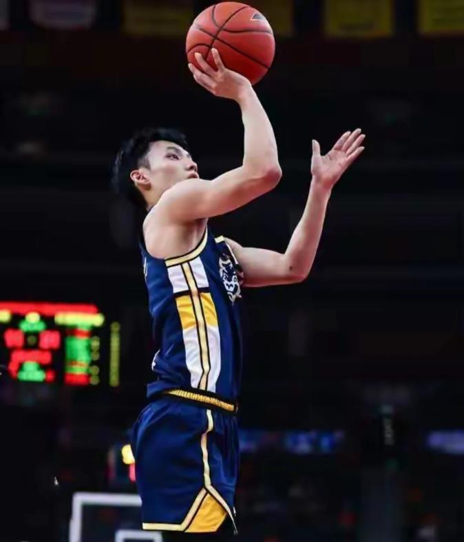 这也太难了，广东91-124惨败上海，这一战彻底看清3个无奈事实

1，联赛顶级