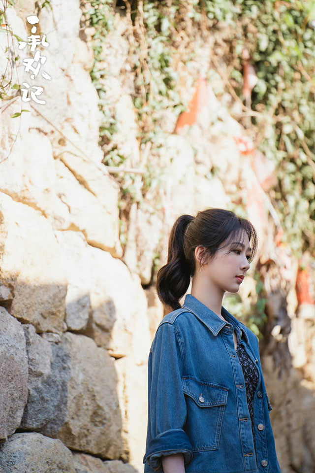 继赵丽颖之后，杨紫被鹅厂4月份报告认证为90后最能扛剧的女演员。
现在，就差00