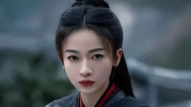 吴谨言《春花焰》首播，冲上榜单第一，3大看点令观众成功入坑