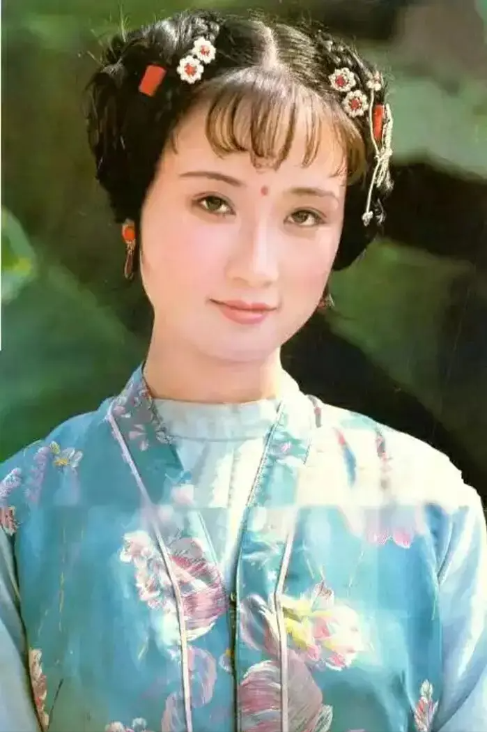 陈洪海说，在老版《红楼梦》里演薛蟠的时候，他不知道演香菱的陈剑月和演柳湘莲的侯长