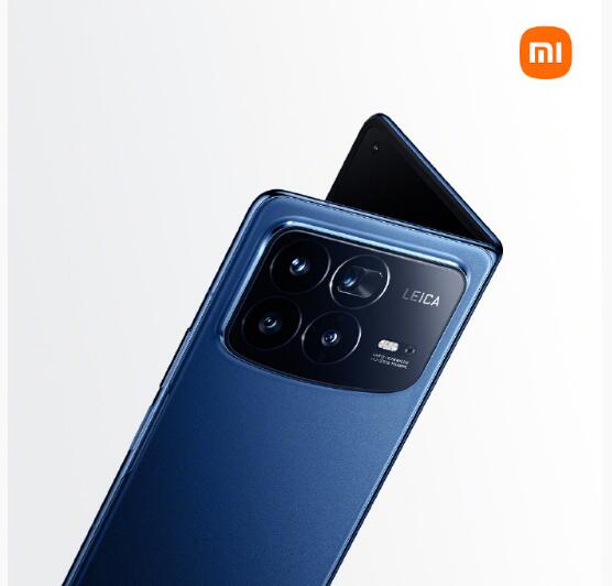 小米MIXFold4全新配色「龙胆蓝」
轻至226g，单边薄至4.59mm，折叠