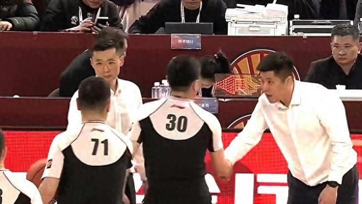 新疆男篮这锅，甩得 “啪啪” 响！