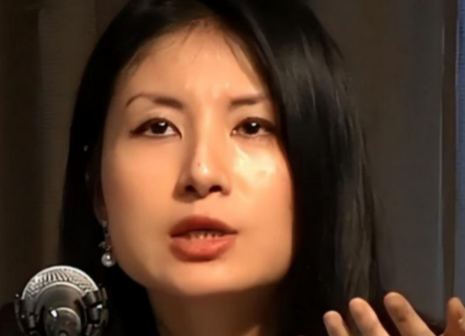 “我痛恨自己长了一张中国脸！”2018年，美国华裔女记者肆意抹黑中国，但在不久后